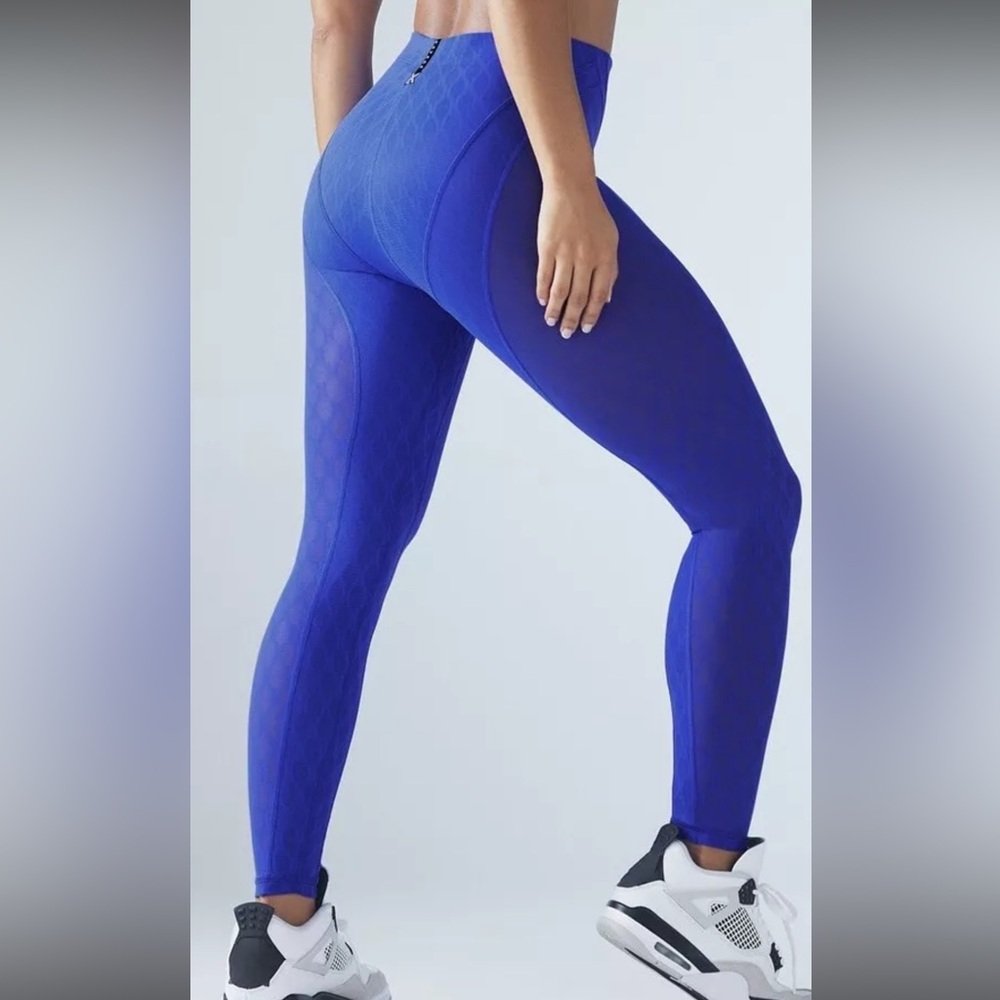 Savage X Fenty by Rihanna peak performance high waist leggings
